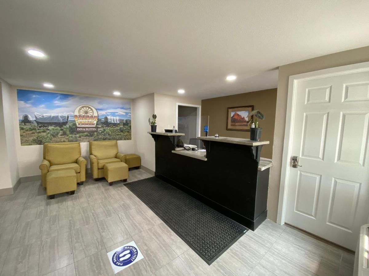 Oregon Trail Inn And Suites レイク・ビュー エクステリア 写真